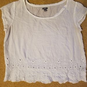 Aerie white short sleeved shirt with lace design